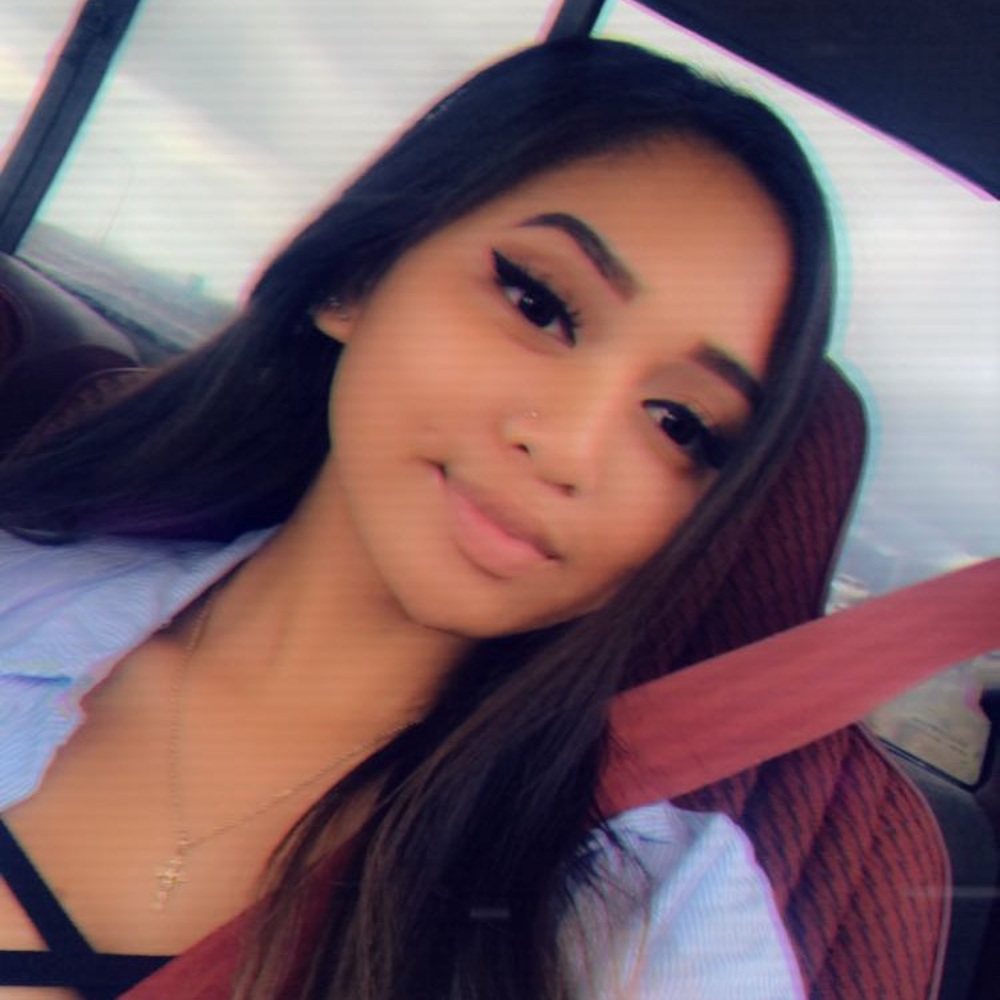 Meet your Posher, Alyssa